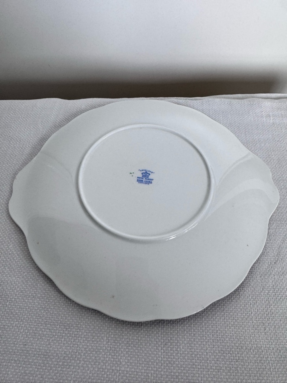Royal Albert Lovelace Bone China handled cake plate blue pattern - Discontinued - Picture 7 of 7